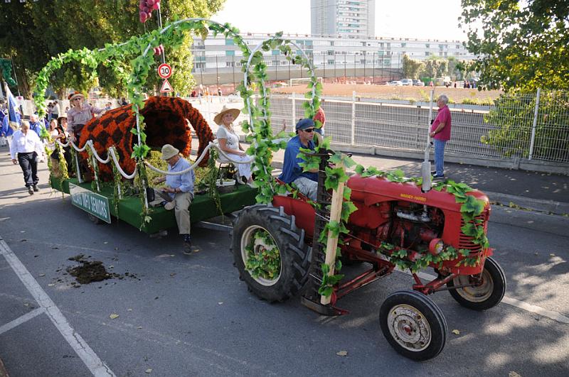 GAGNY2010DEFILE FOLKLO325